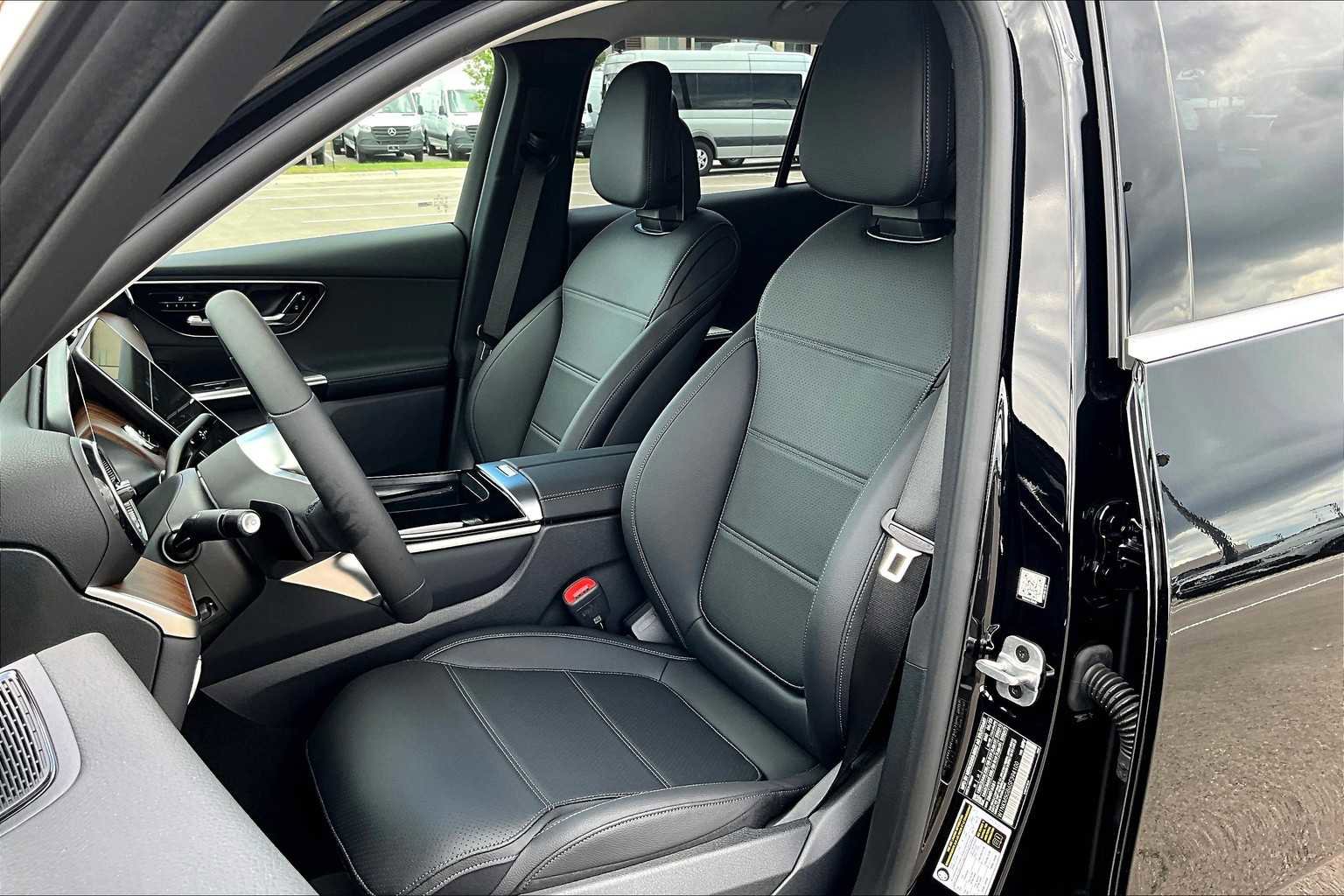 New 2025 Mercedes-Benz GLC 350e 4MATIC image 9