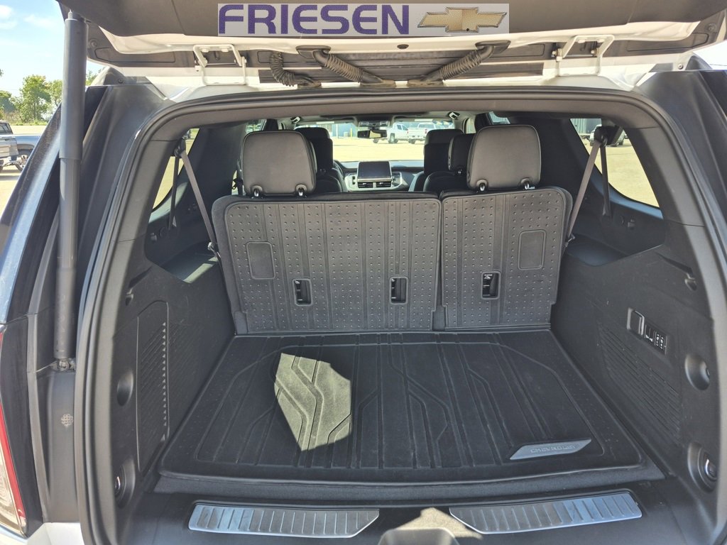 Used 2022 Chevrolet Suburban RST w/ Luxury Package image 5