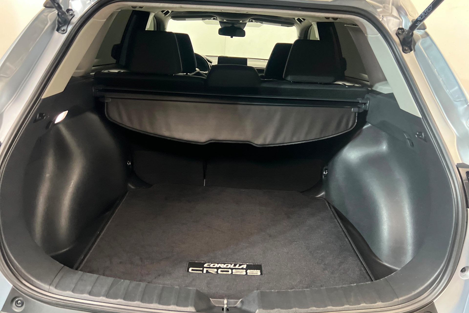 Used 2023 Toyota Corolla Cross LE w/ Moonroof Package FWD image 23