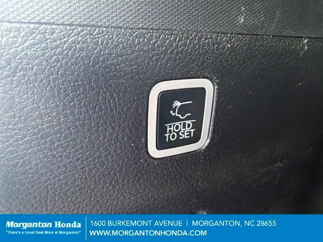 Used 2024 Jeep Wagoneer L Series II w/ Flexible Seating Group AWD/4WD image 34