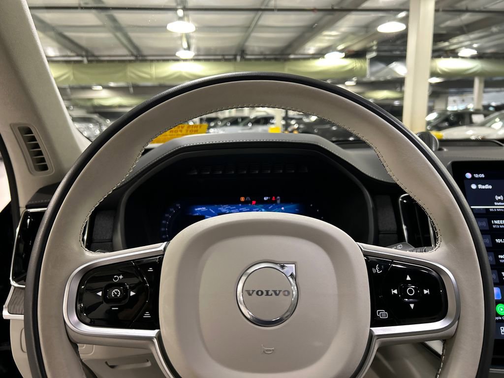 Certified 2025 Volvo XC90 T8 Ultra AWD/4WD image 12