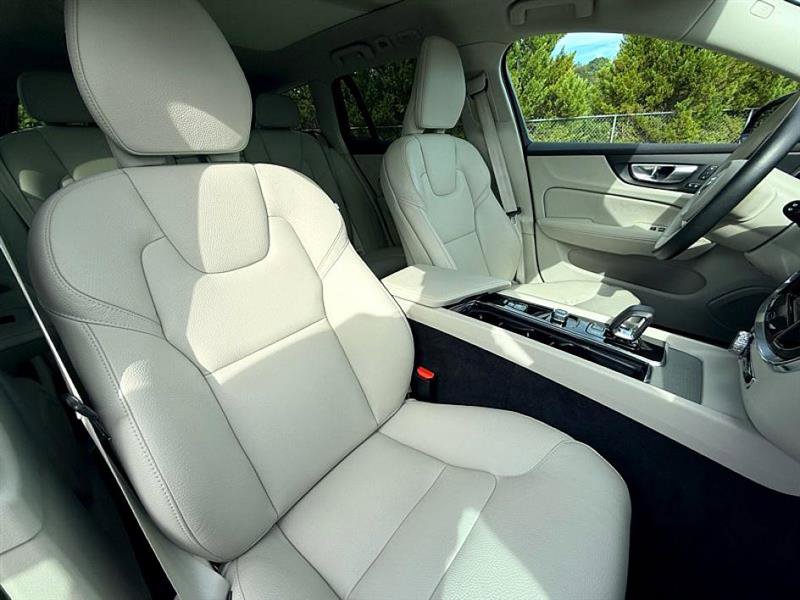 Used 2024 Volvo V60 B5 Cross Country Plus image 22