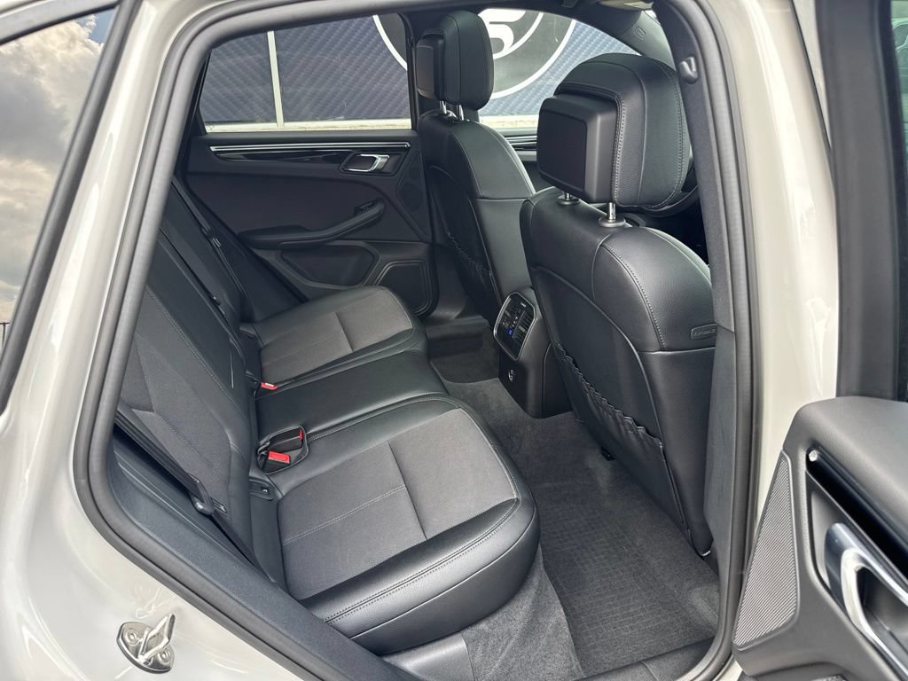 Used 2024 Porsche Macan Turbo AWD/4WD image 61