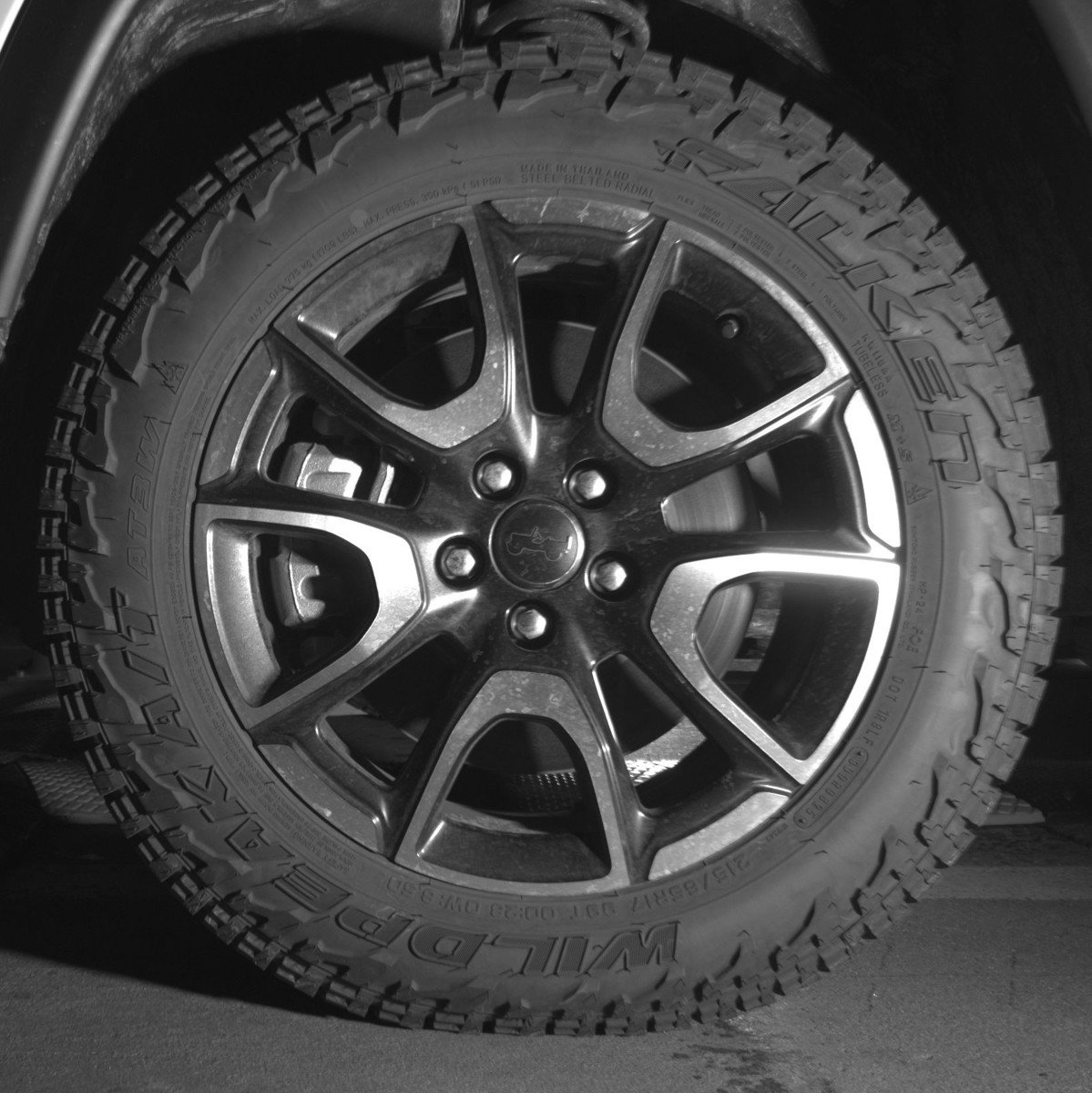 Used 2025 Jeep Compass Trailhawk image 12