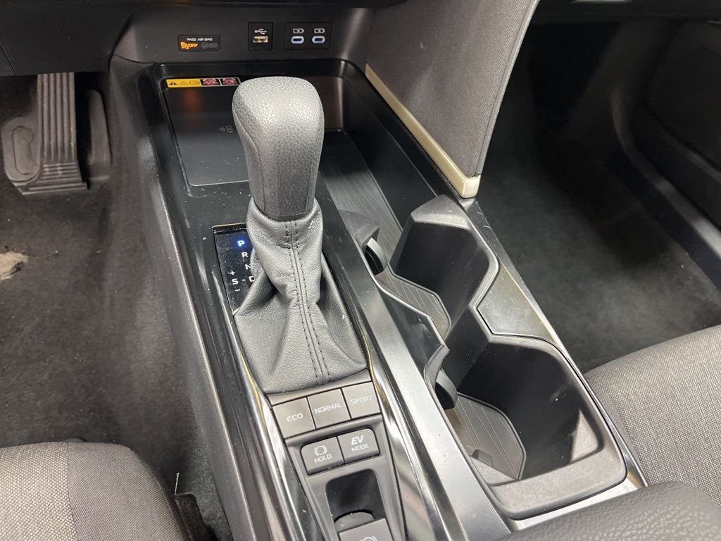 Used 2025 Toyota Camry LE FWD image 26