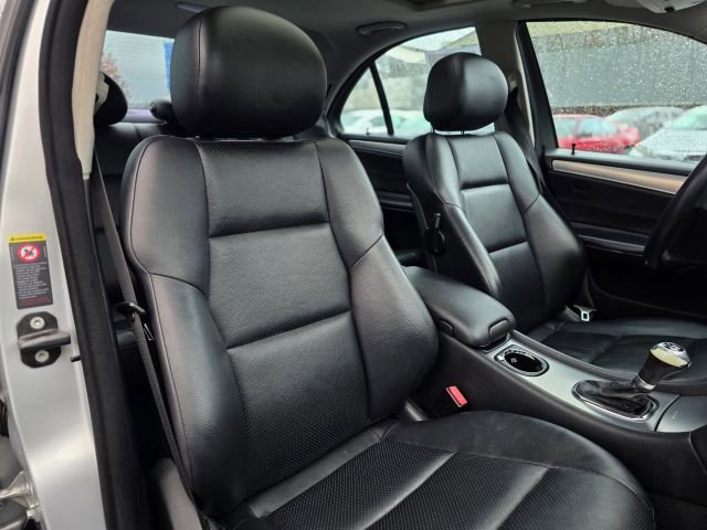 Used 2006 Mercedes-Benz C 230 Sedan image 27