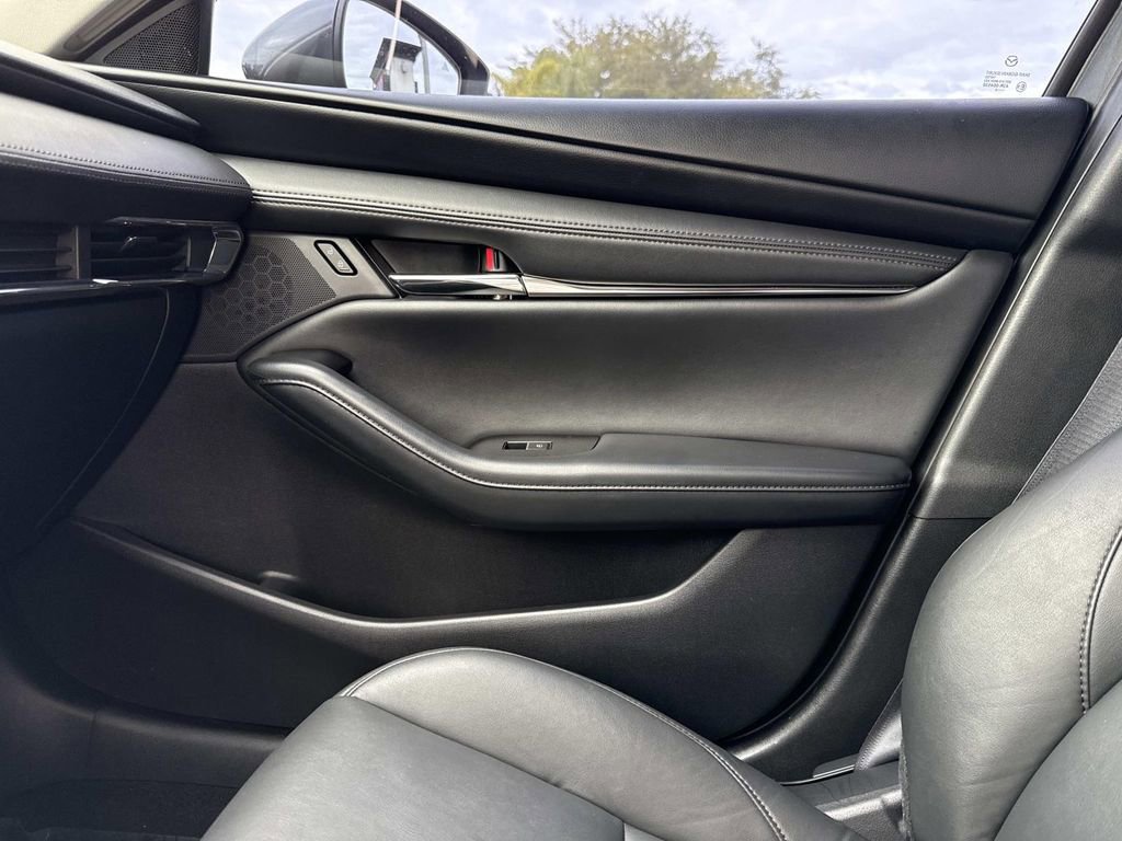 Used 2021 MAZDA MAZDA3 s image 27