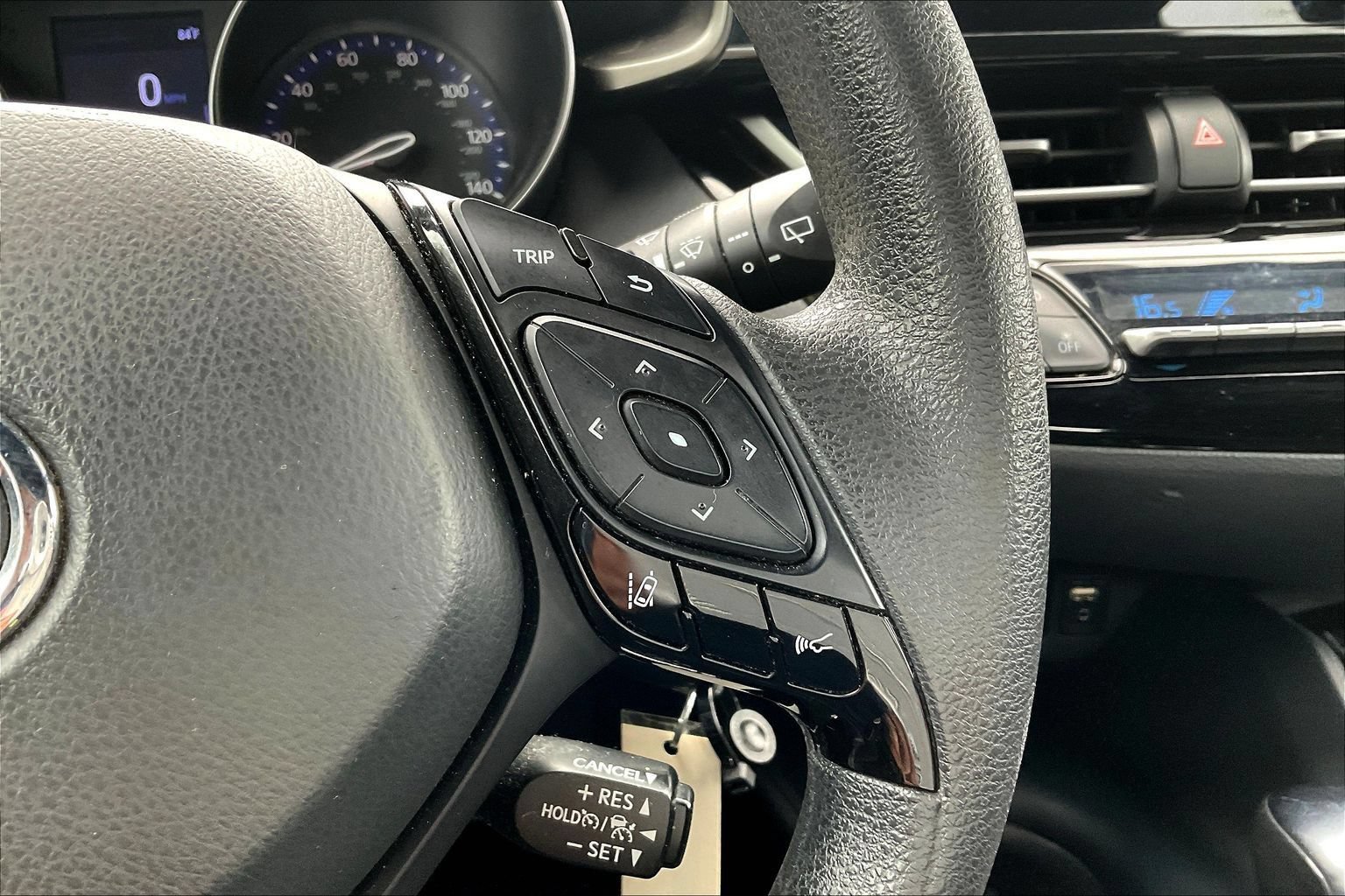 Used 2019 Toyota C-HR LE FWD image 12