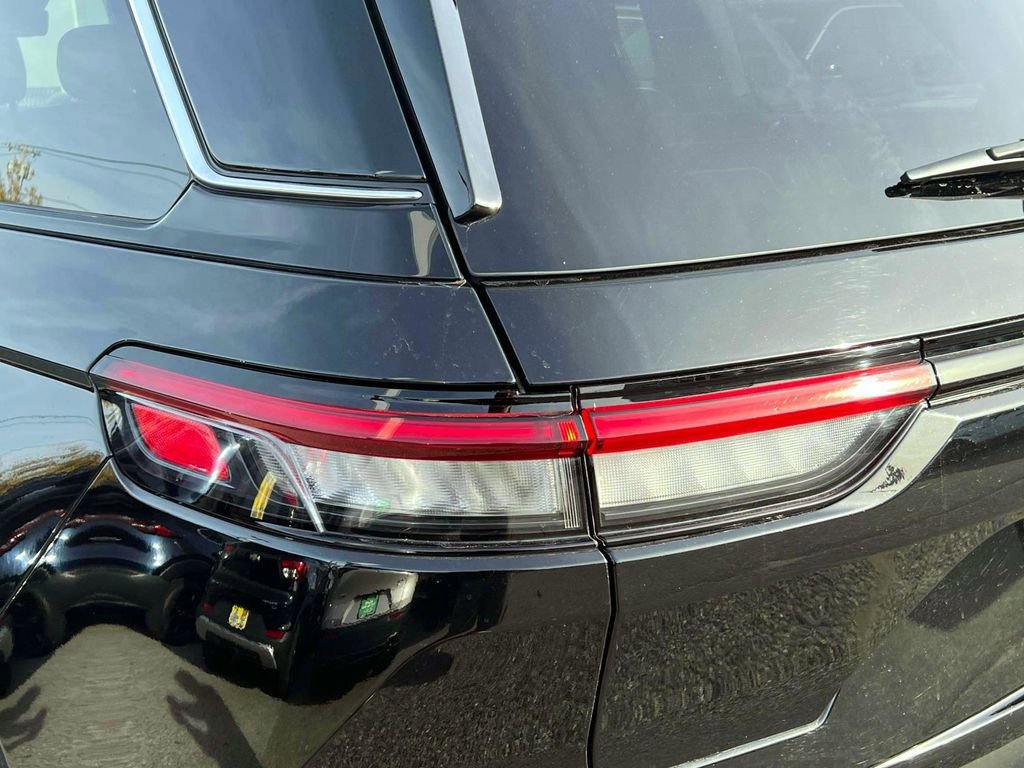 Used 2023 Jeep Grand Cherokee 4WD 4xe w/ Luxury Tech Group II image 9