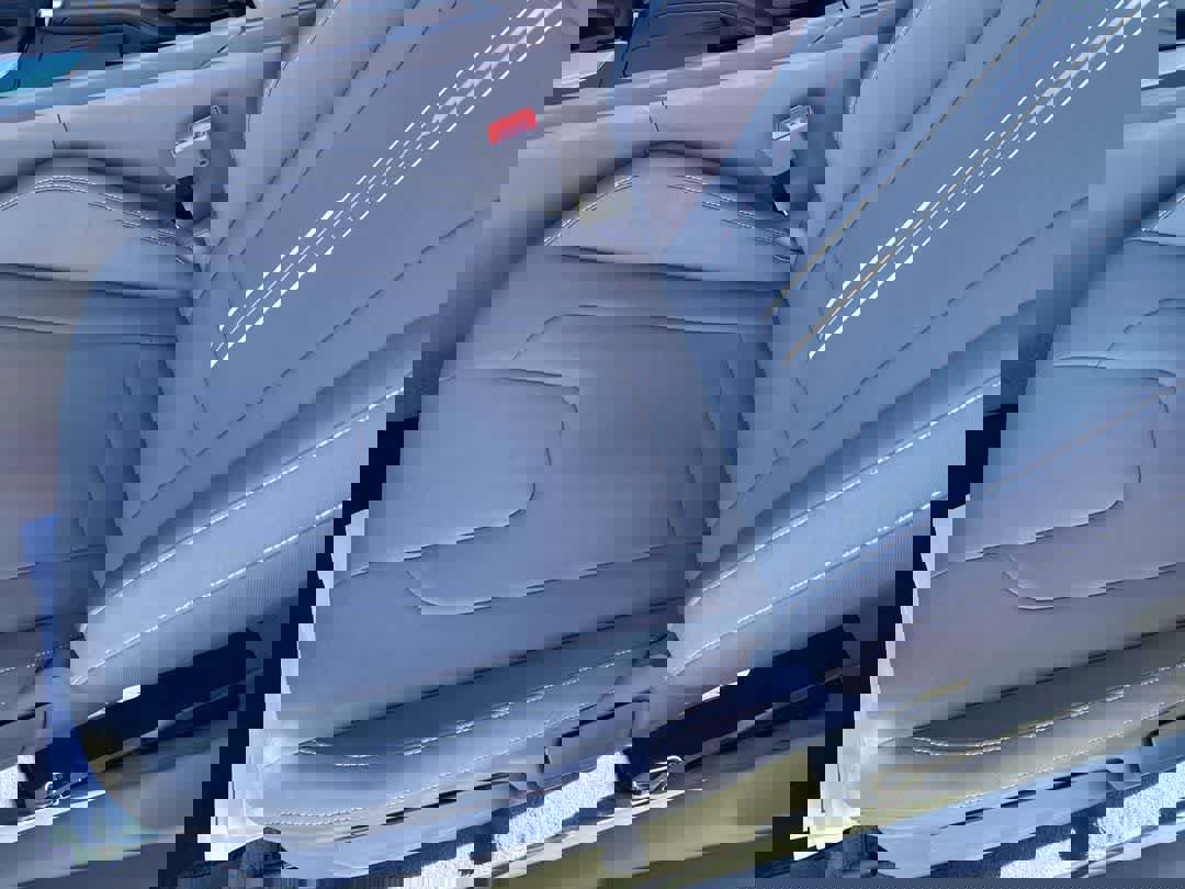 Used 2025 Hyundai Elantra Sport image 11