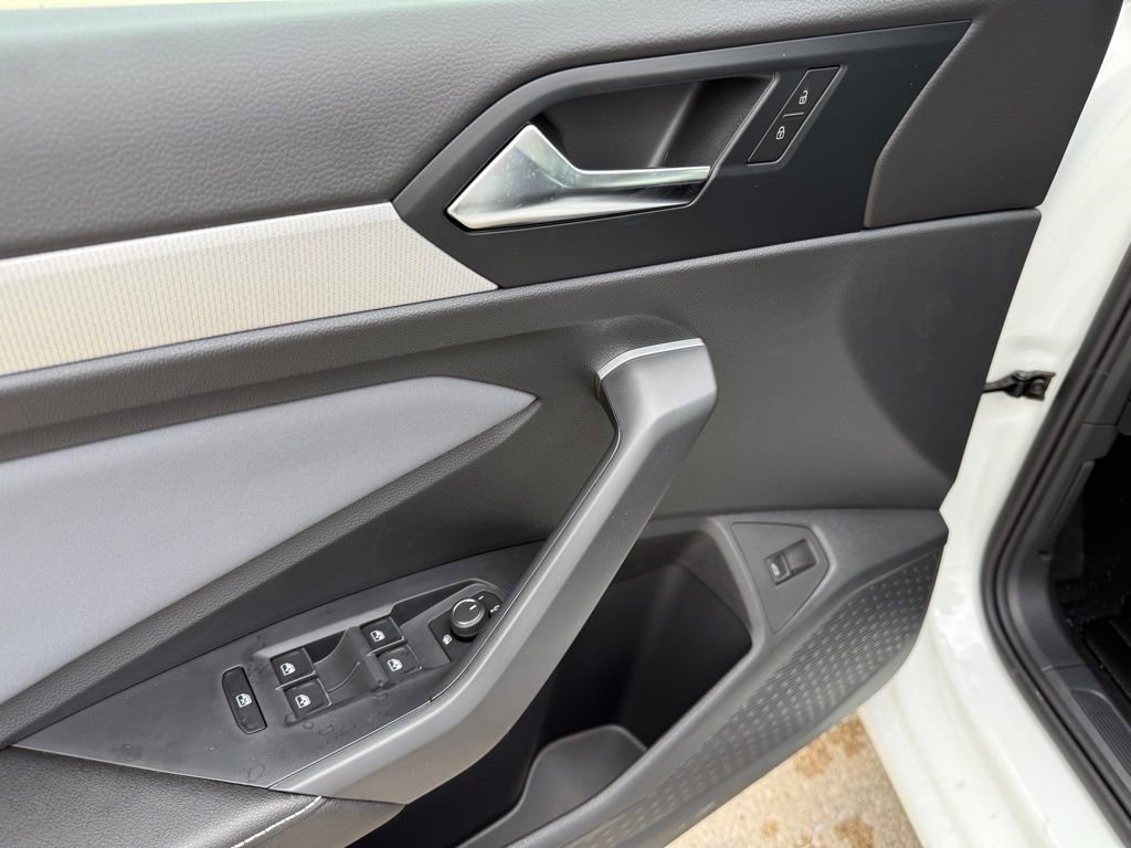 New 2025 Volkswagen Jetta SE image 8