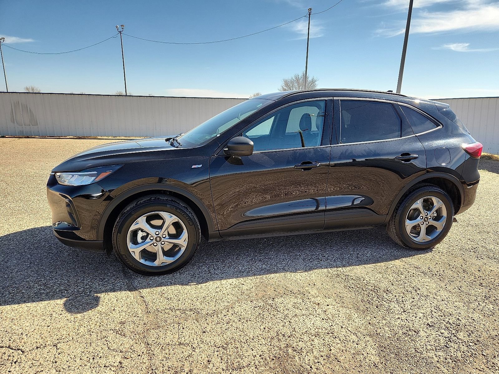 Used 2025 Ford Escape ST-Line image 2