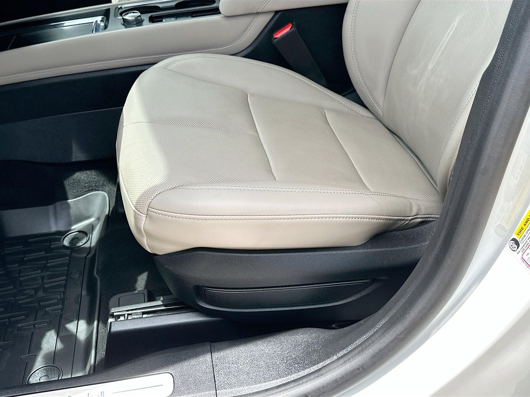 Used 2025 Lincoln Corsair Reserve FWD image 19
