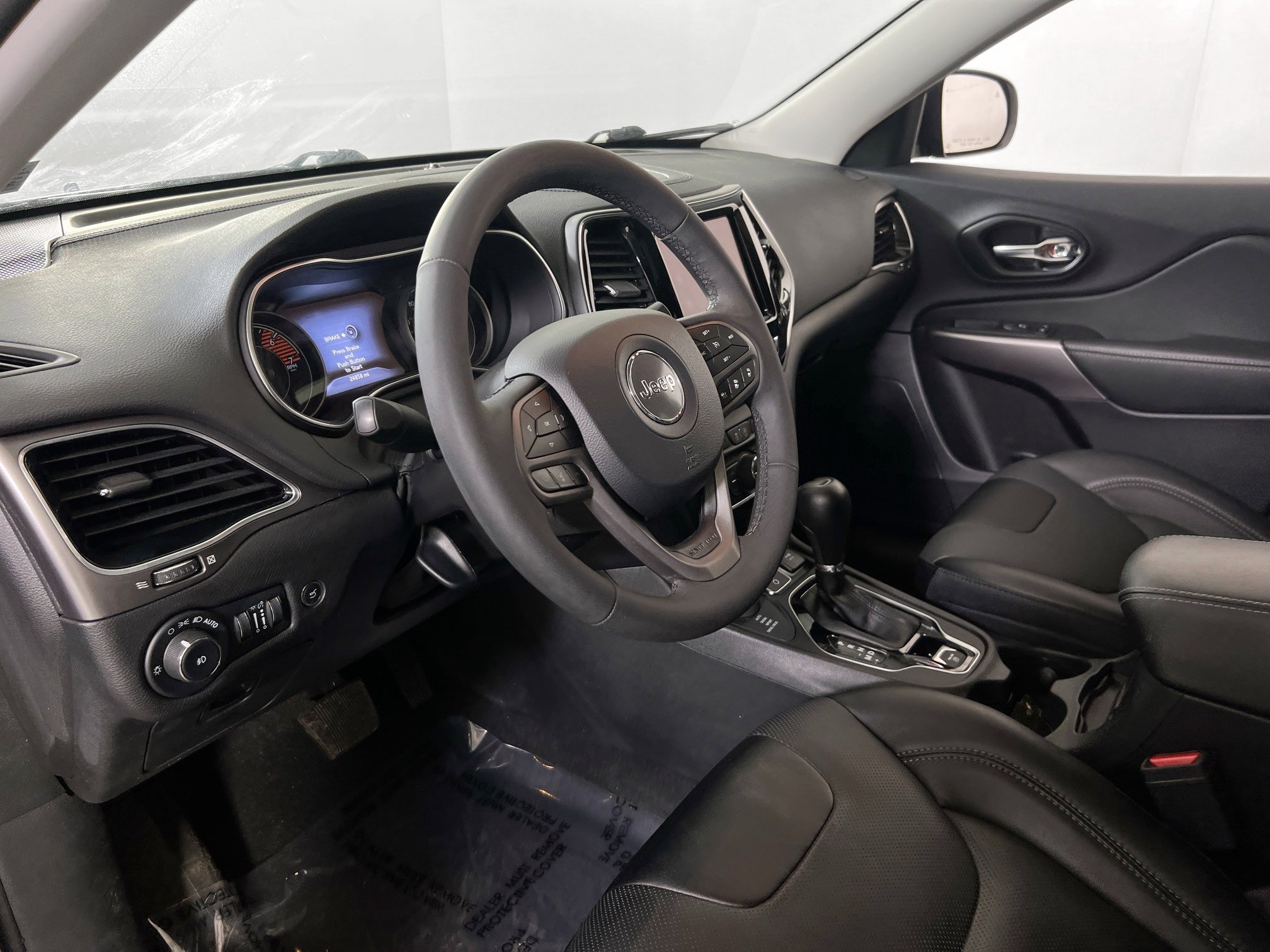 Used 2022 Jeep Cherokee Limited AWD/4WD image 9