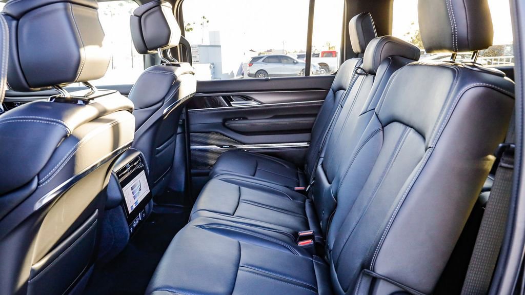 New 2026 Jeep Grand Wagoneer L Summit image 23