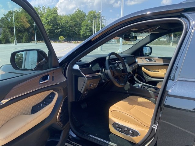 New 2025 Jeep Grand Cherokee Summit image 15