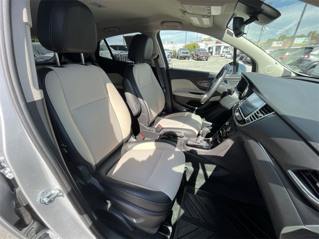 Used 2021 Buick Encore Preferred w/ Safety Package image 35