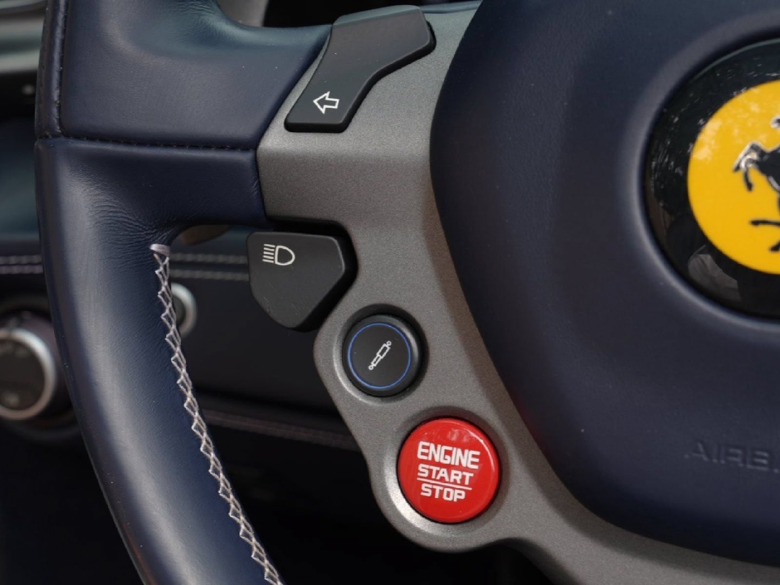 Used 2017 Ferrari 488 Spider RWD image 28