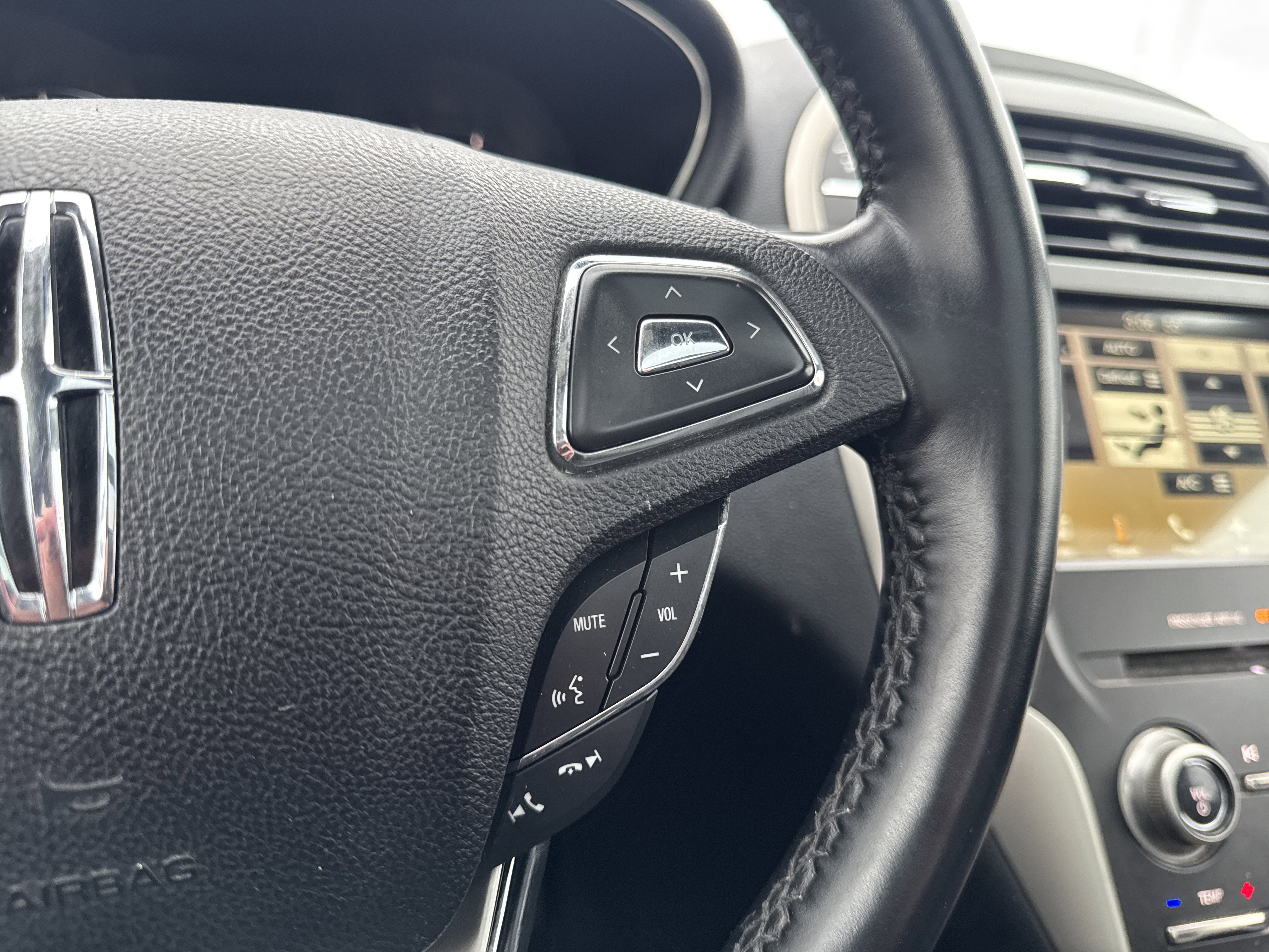 Used 2017 Lincoln MKC Reserve w/ Lincoln MKC Climate Package image 21