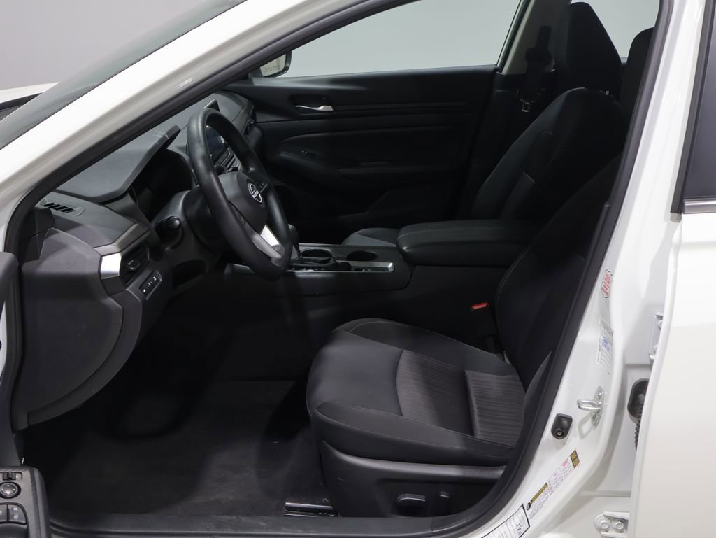 Used 2025 Nissan Altima 2.5 SV AWD/4WD image 11