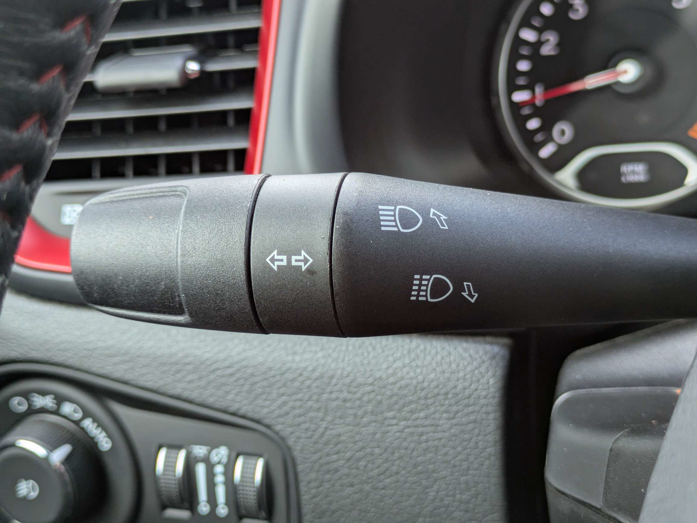 Used 2023 Jeep Renegade Trailhawk w/ Sun/Sound Group AWD/4WD image 18