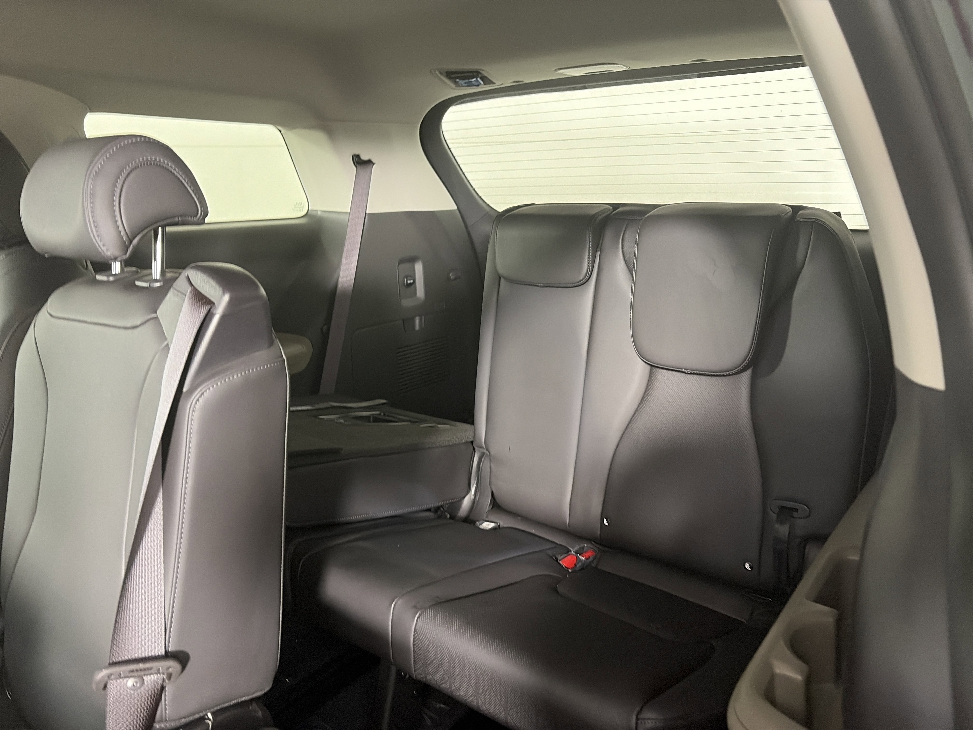 Used 2025 Kia Carnival image 5