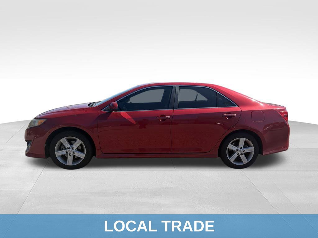 Used 2014 Toyota Camry SE FWD image 3