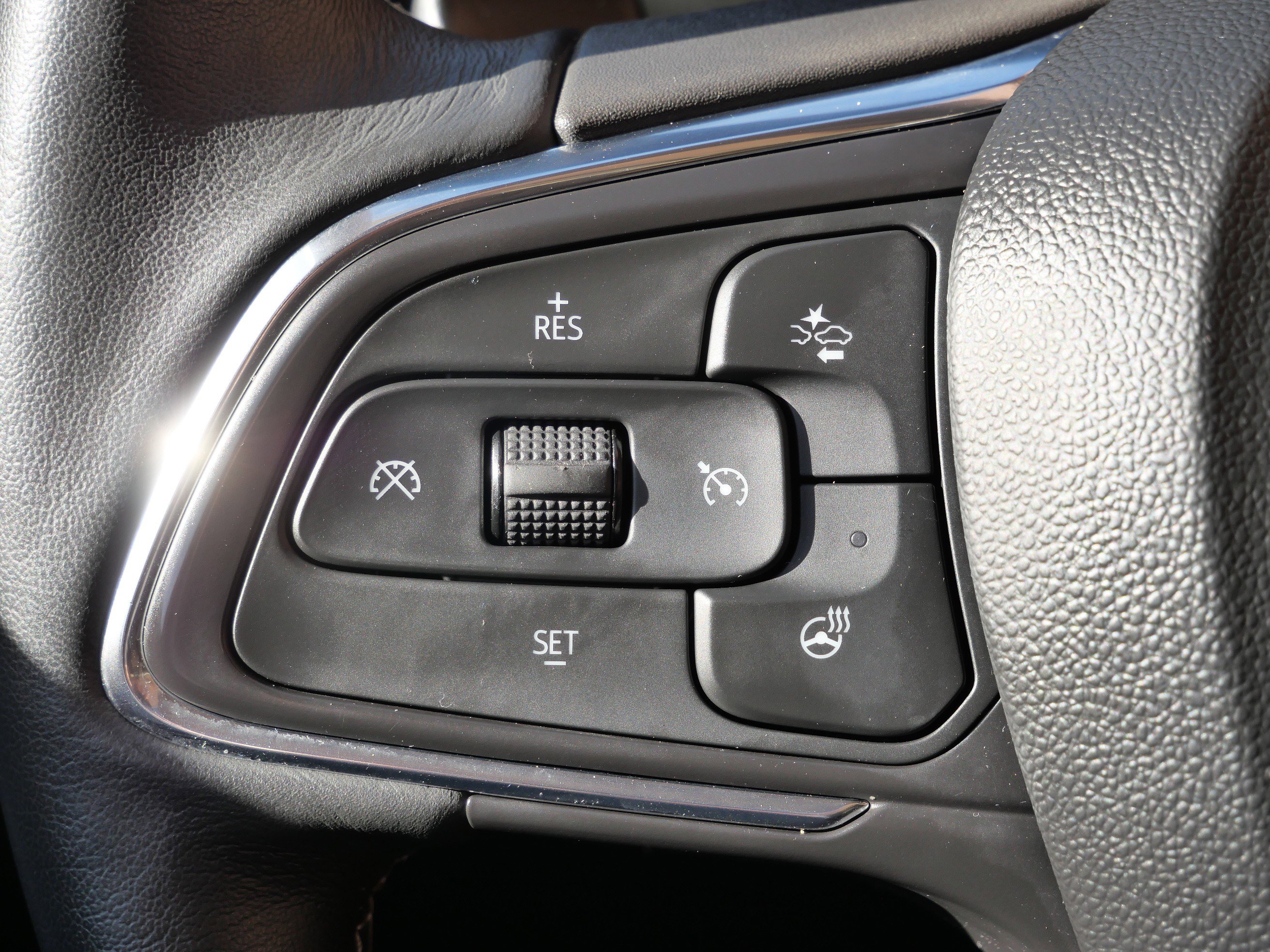 Used 2023 Buick Envision Essence w/ Sport Touring Package image 24