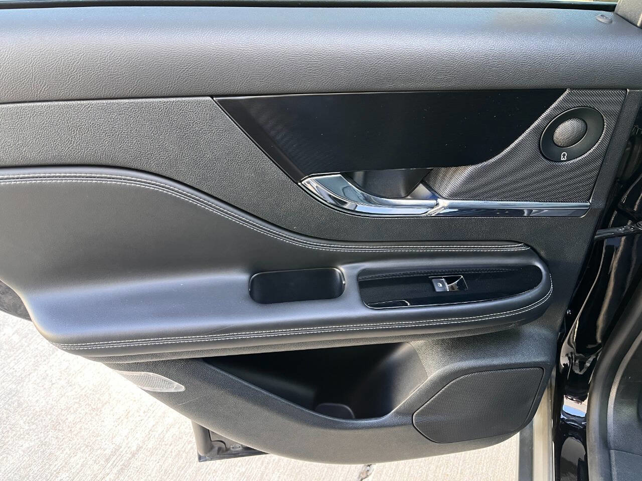 Used 2020 Lincoln Corsair Reserve w/ Equipment Group 201A image 22