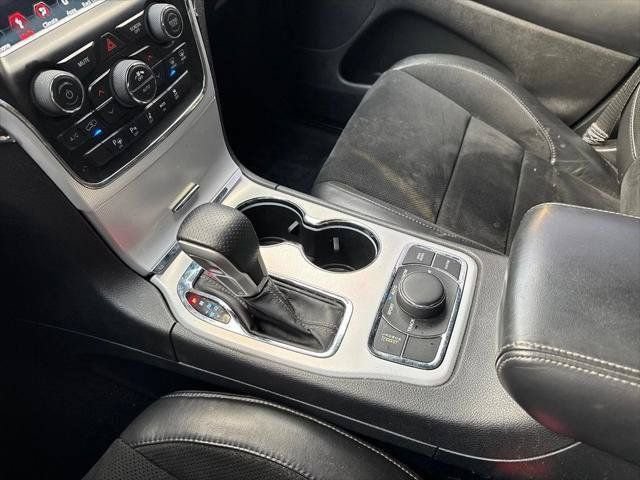 Used 2018 Jeep Grand Cherokee SRT w/ Trailer Tow Group IV AWD/4WD image 40