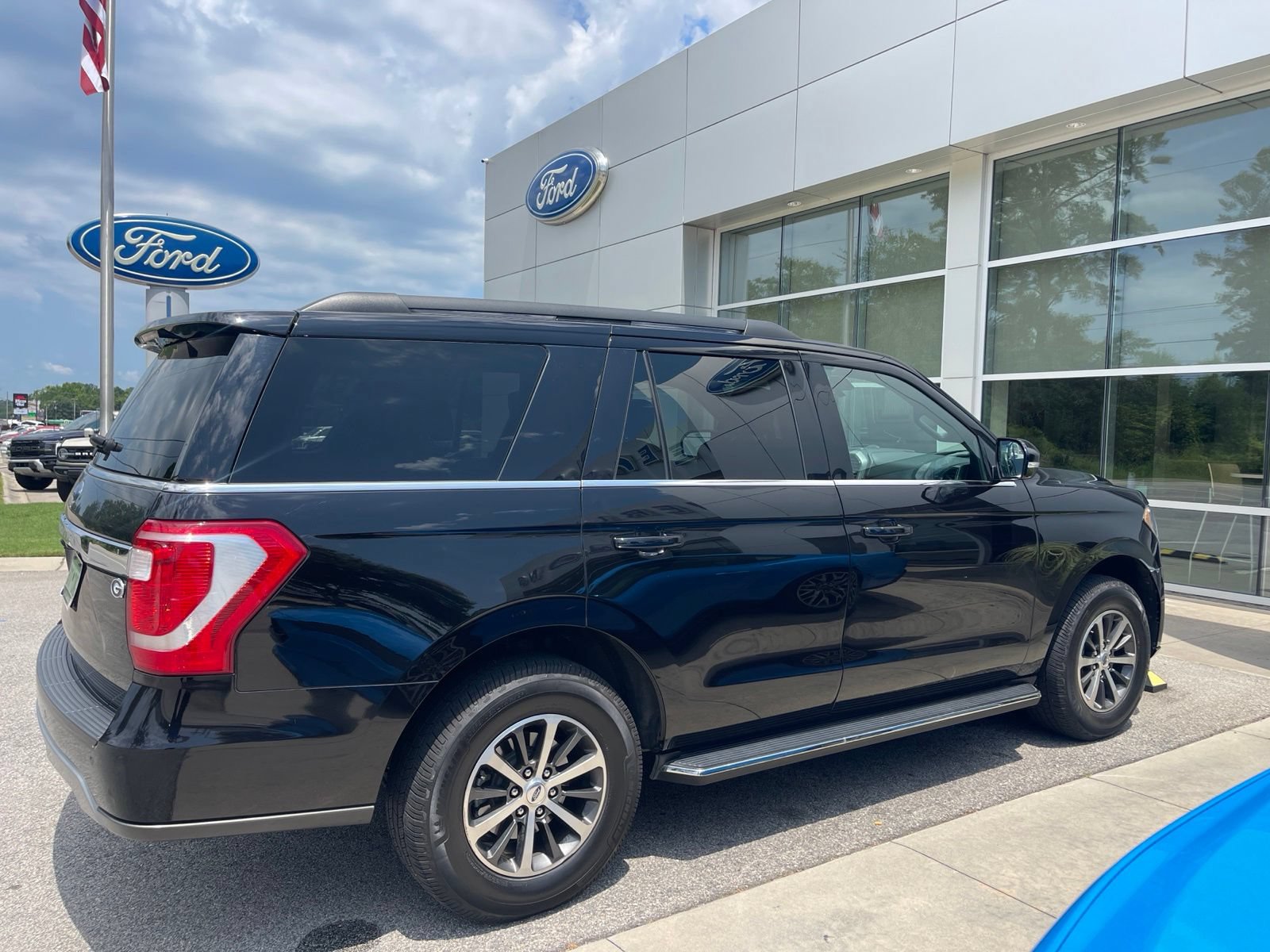 Used 2021 Ford Expedition XLT AWD/4WD image 8