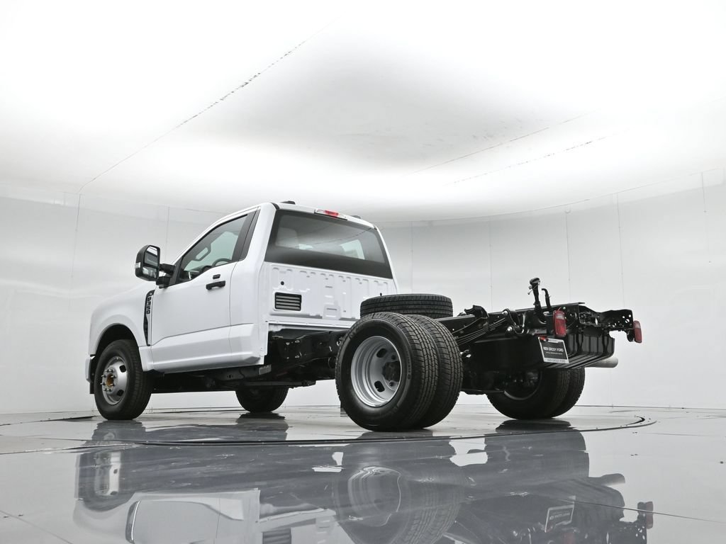 New 2026 Ford F350 XL w/ XL Chrome Package RWD image 38