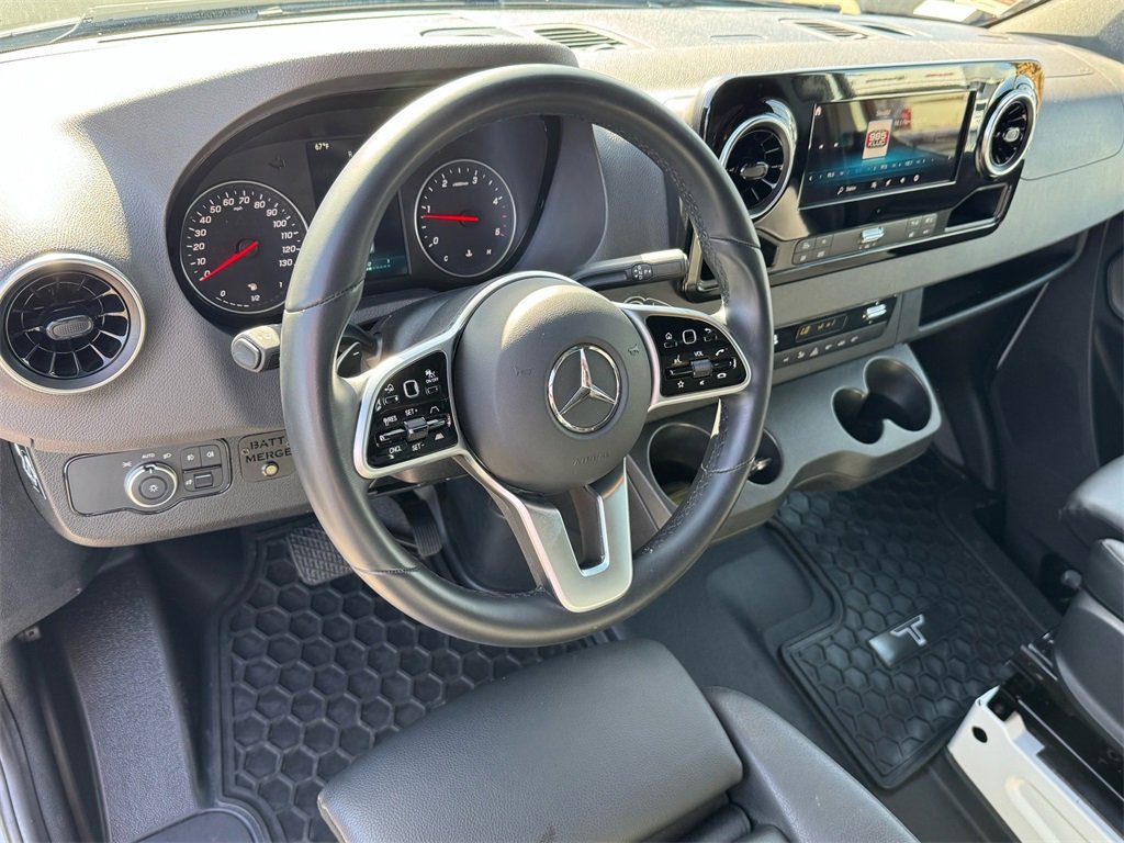 Used 2023 Mercedes-Benz Sprinter 2500 image 13