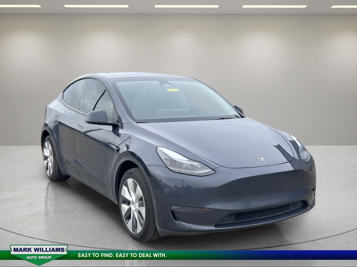 Used 2024 Tesla Model Y Long Range AWD/4WD image 1