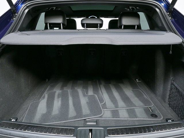 Certified 2025 Porsche Macan AWD image 31