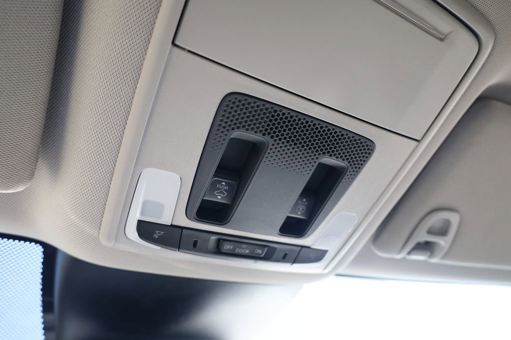 New 2025 Honda Pilot Touring image 25