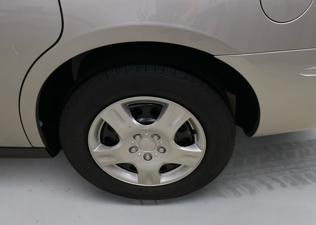 Used 2007 Buick LaCrosse CX FWD image 18