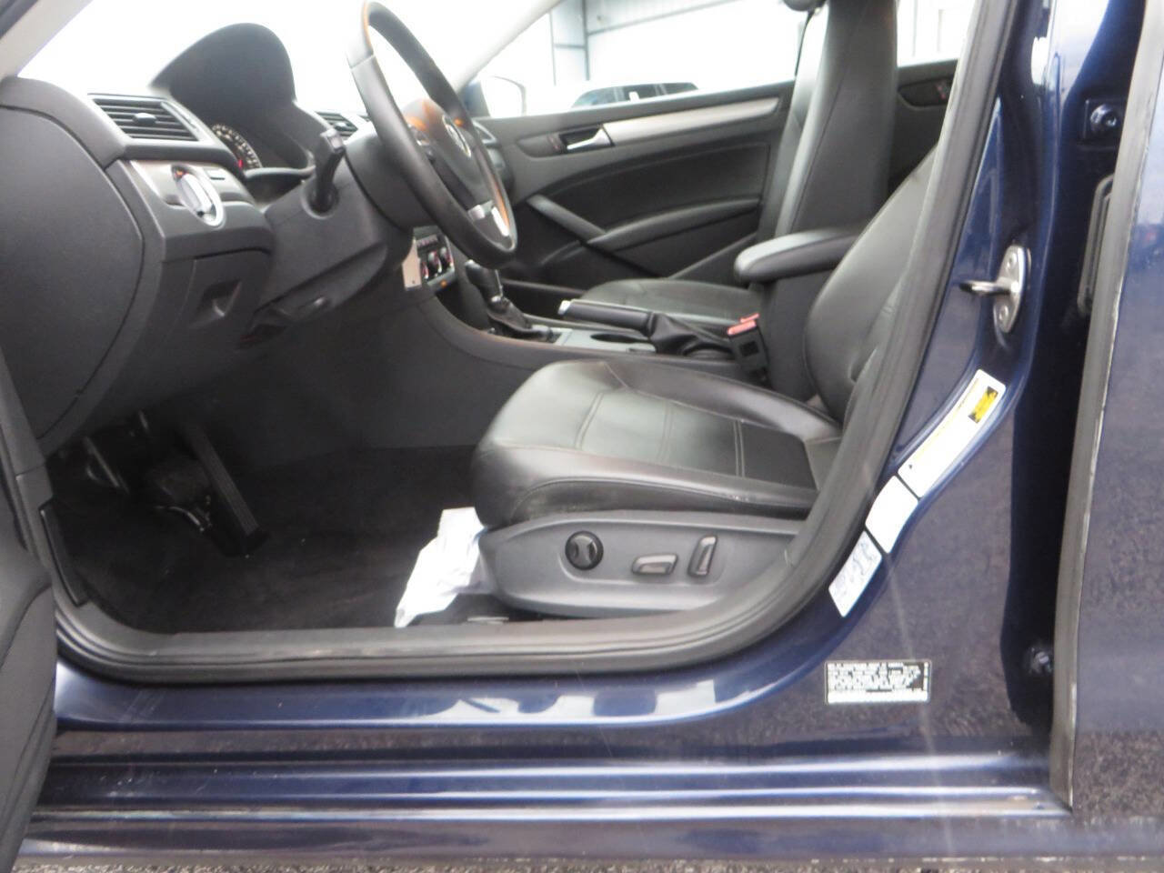 Used 2015 Volkswagen Passat 1.8T Wolfsburg Edition image 12