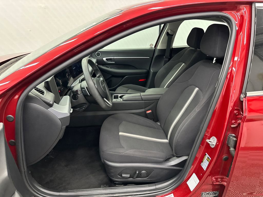 Used 2025 Hyundai Sonata SEL FWD image 9