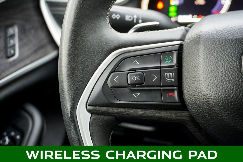 Used 2023 Jeep Grand Cherokee Limited w/ Luxury Tech Group II image 24