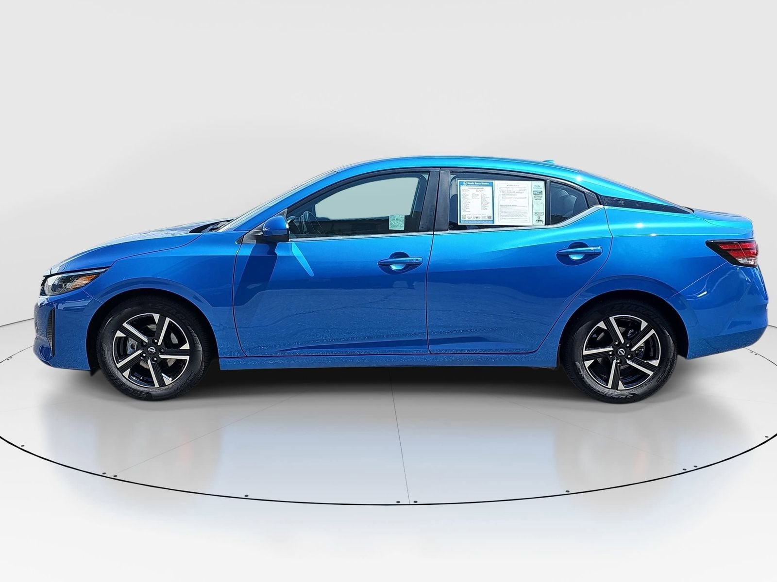 Used 2024 Nissan Sentra SV FWD image 8