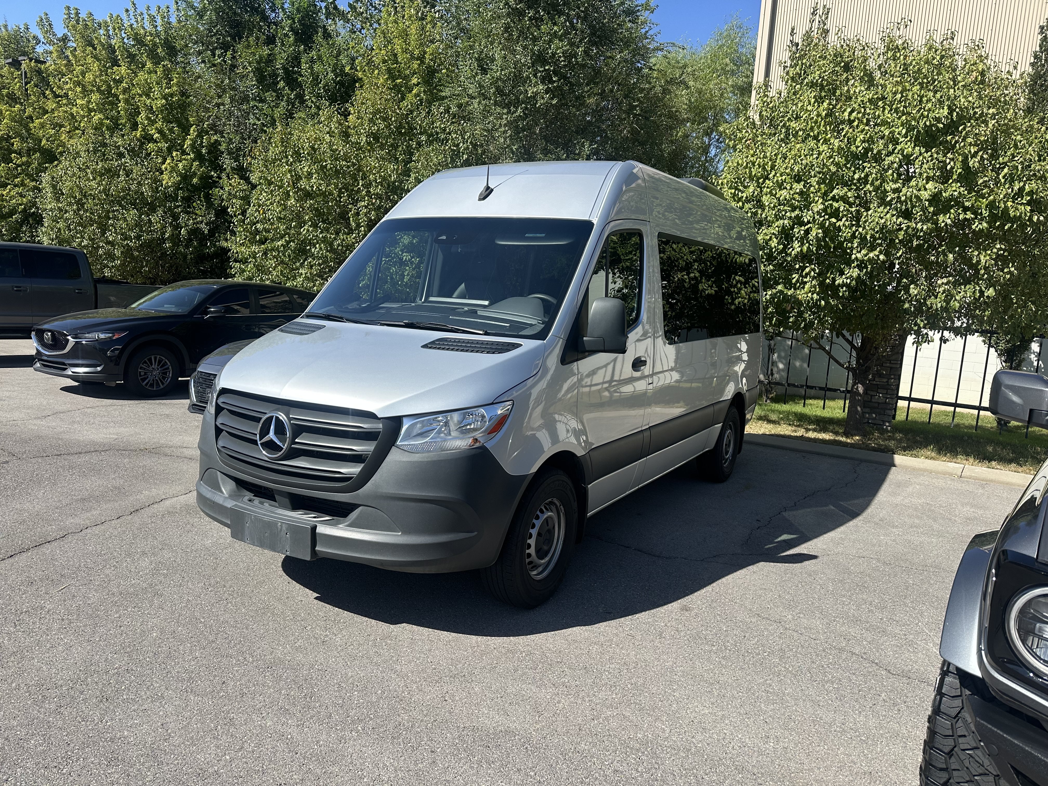 Used 2022 Mercedes-Benz Sprinter 2500 image 2