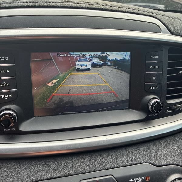 Used 2019 Kia Sorento FWD V6 image 26