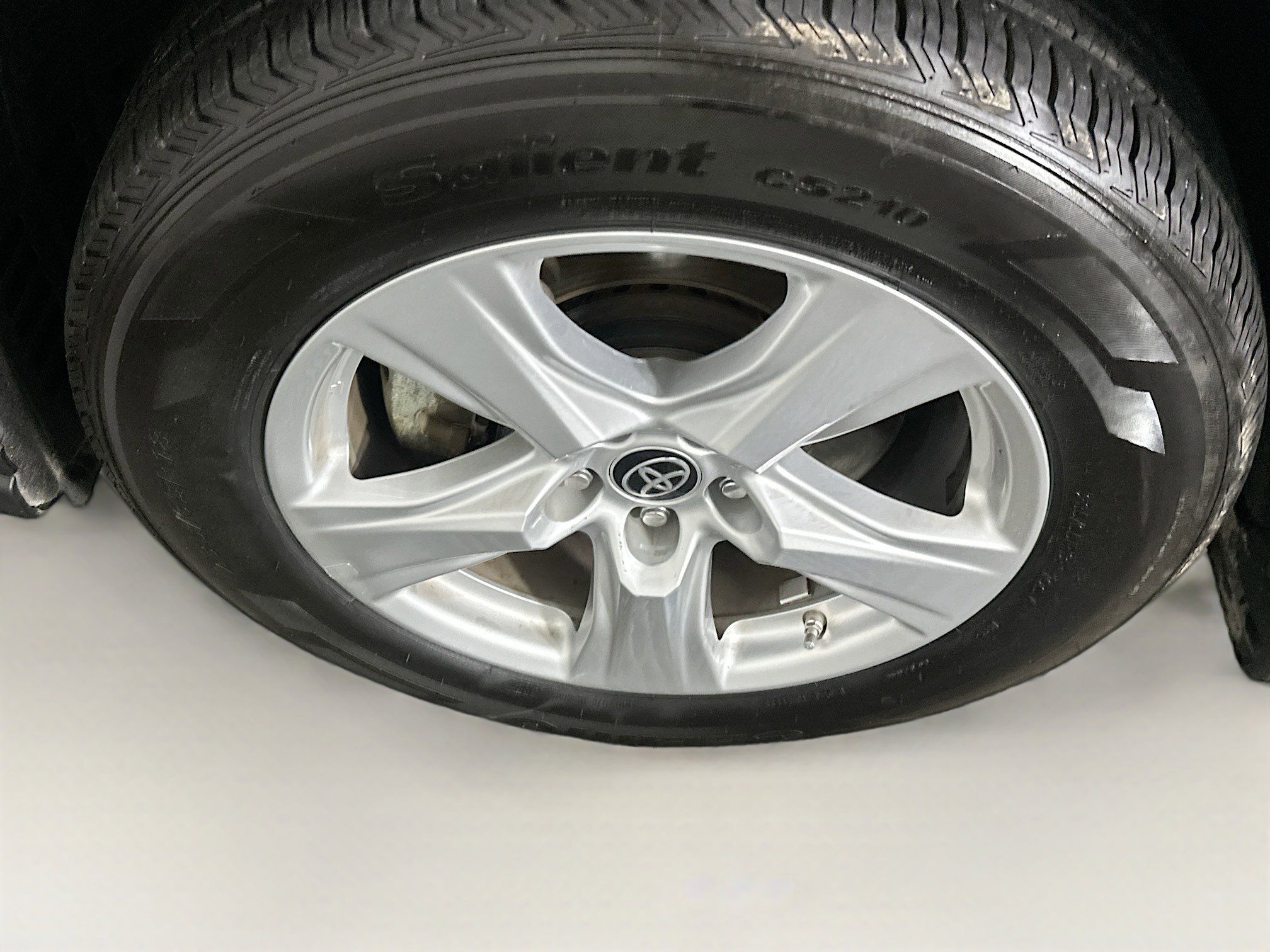 Used 2023 Toyota Highlander LE image 11