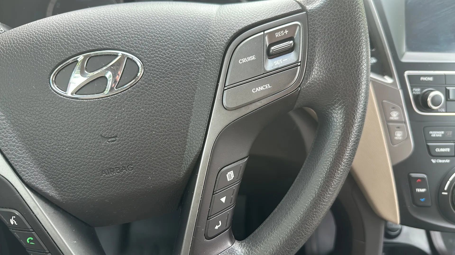 Used 2017 Hyundai Santa Fe Sport AWD/4WD image 31