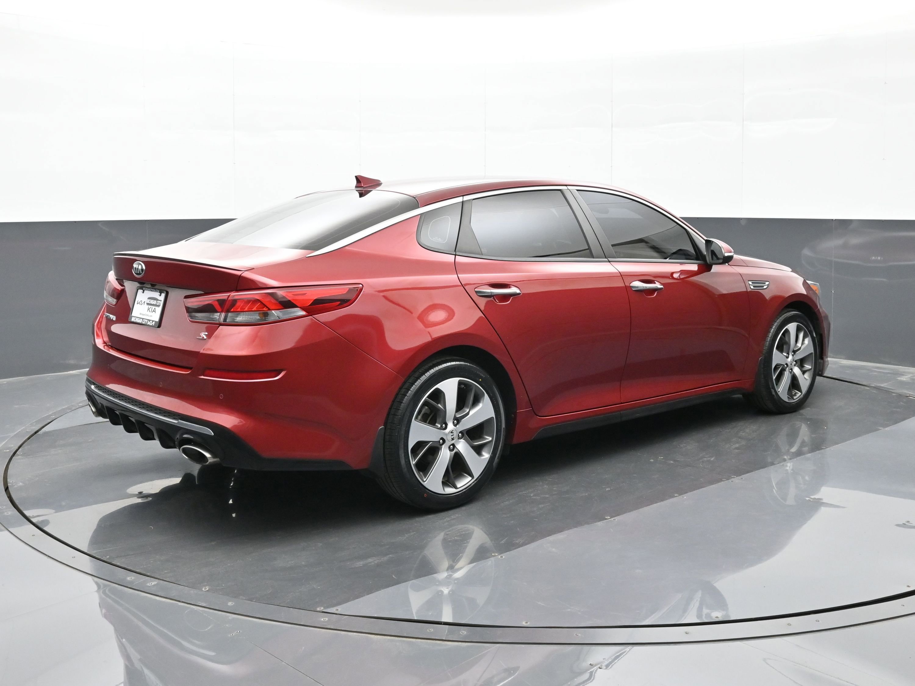 Used 2019 Kia Optima S image 8