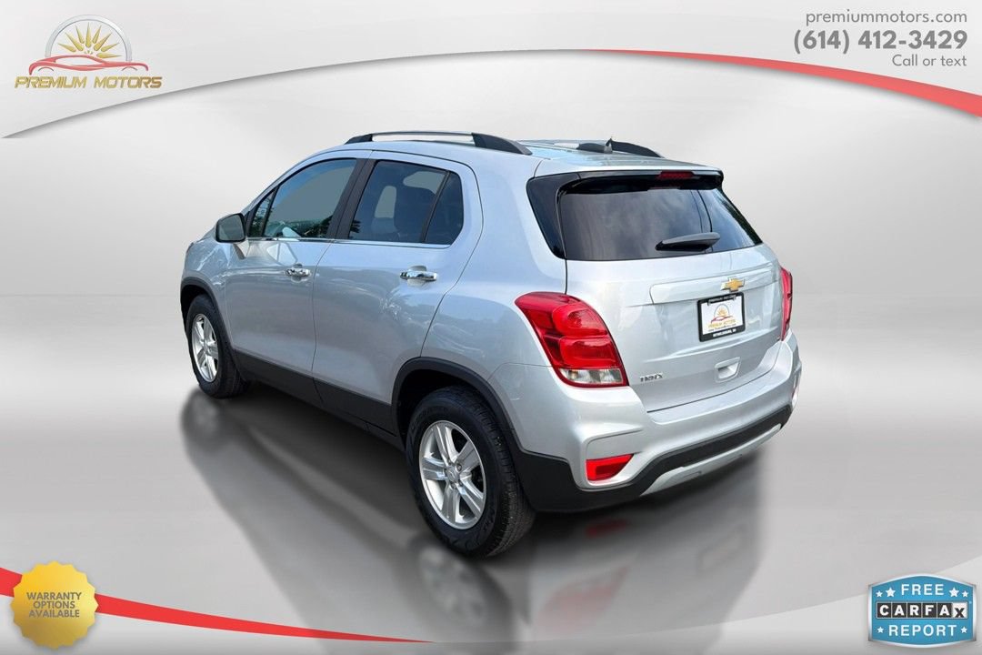 Used 2020 Chevrolet Trax LT w/ LT Convenience Package FWD image 3