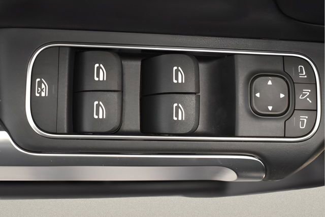 New 2026 Mercedes-Benz GLB 250 4MATIC image 24