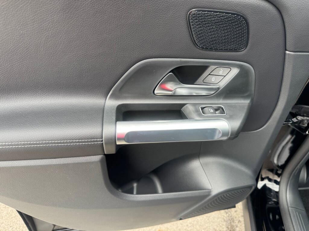 New 2026 Mercedes-Benz GLB 250 4MATIC image 16