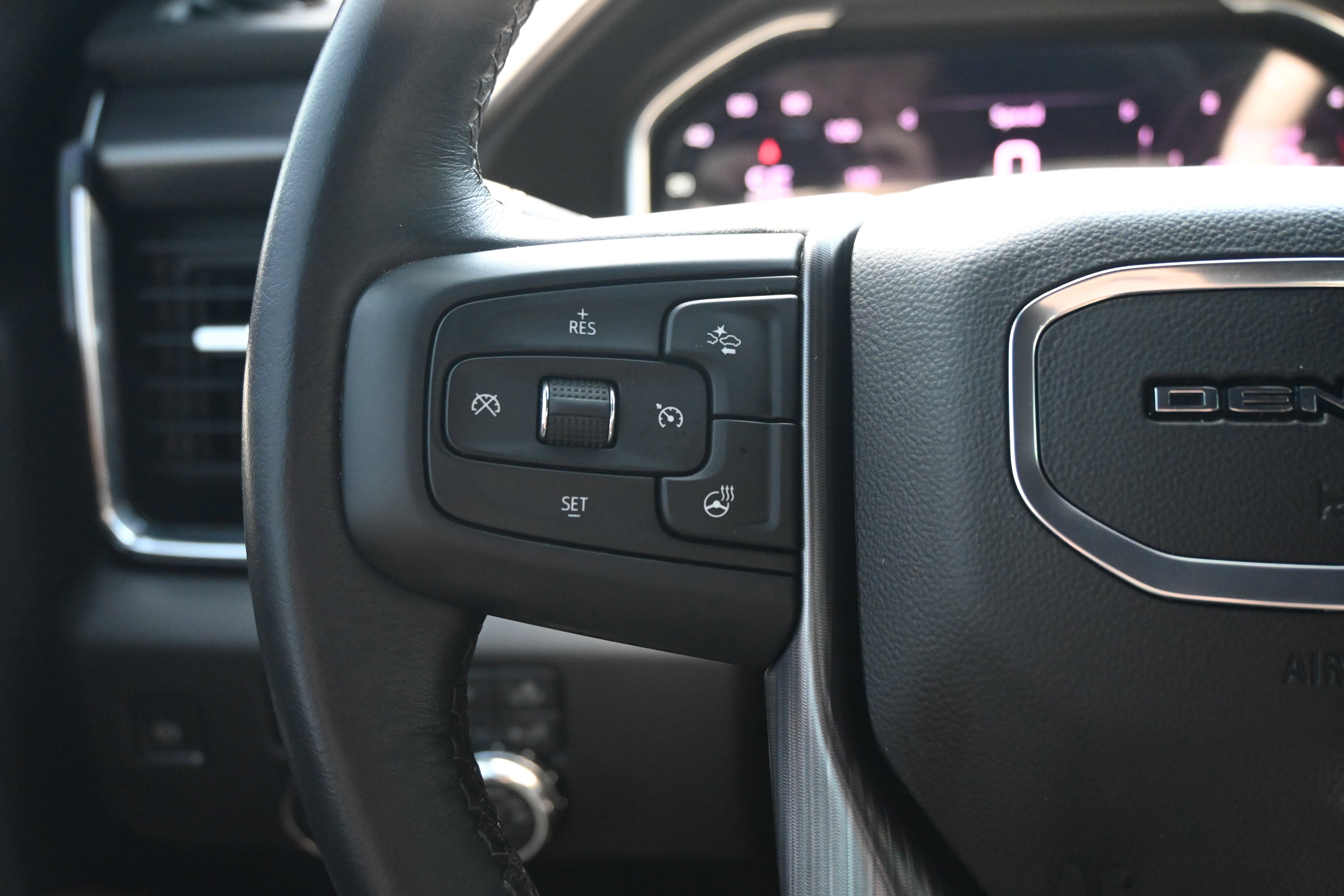 Used 2025 GMC Sierra 2500 Denali Ultimate w/ Max Trailering Package image 31